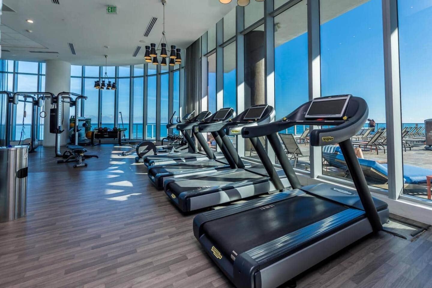 Beachfront Condo With Mesmerizing Views Hollywood Eksteriør bilde